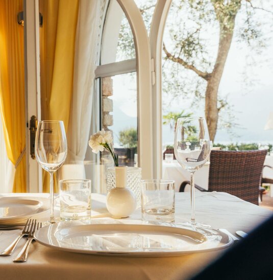 Orione is your hotel & restaurant right at Lake Garda