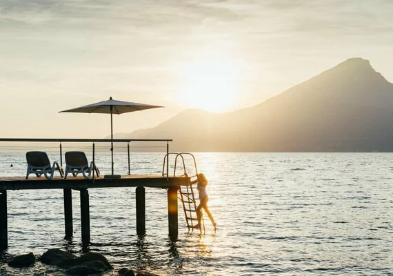 Hotel direkt am Gardasee :: Mit Privatstrand & Terrasse