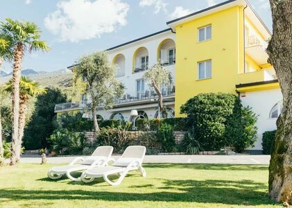 Hotels right at Lake Garda ✱ Hotels with private beach